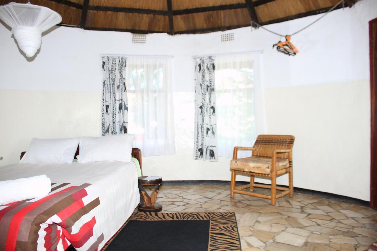 Reed Mat Lodge Lusaka Exterior foto