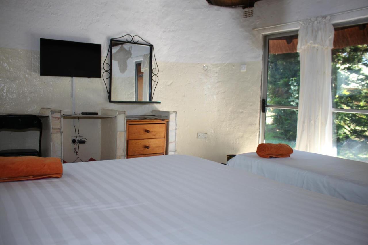 Reed Mat Lodge Lusaka Exterior foto