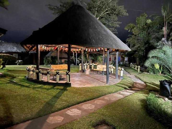 Reed Mat Lodge Lusaka Exterior foto
